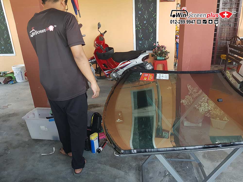 Onsite Windscreen Replacement Services In PJ Near Puchong